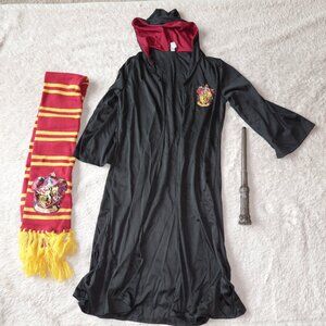 Kids Small/Medium (8-10 years old) Harry Potter Gryffindor Robe, Scarf, Wand